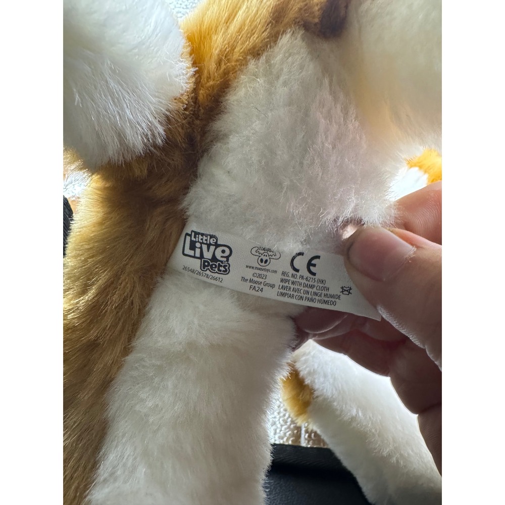 Little Live Pets Sleepy Puppy Interactive Plush Dog Moose Toys Brown White 26548 - Picture 4 of 4